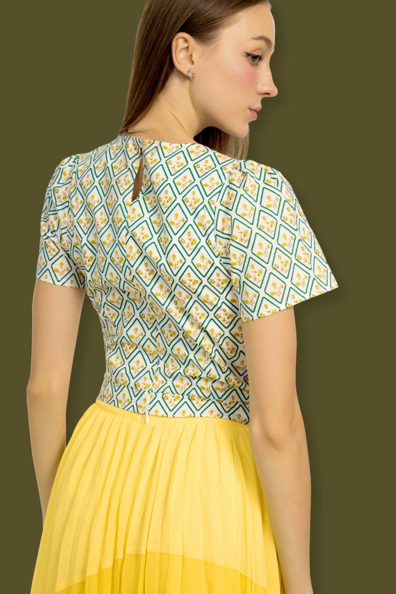 Aperture Top in Canary