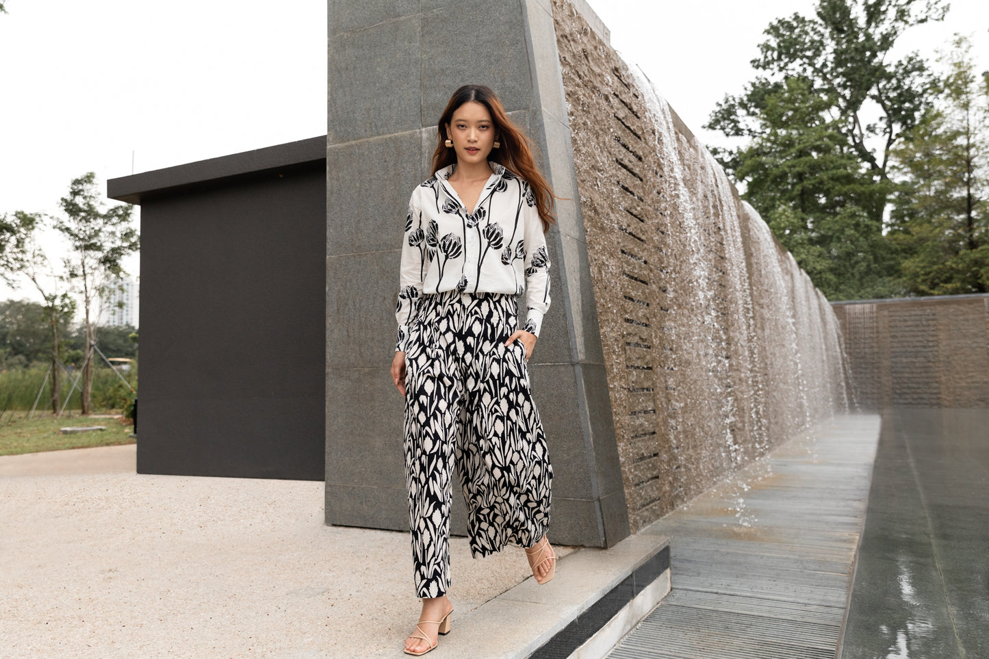 Alexa Girl Boss Shirt in MonoKhroma