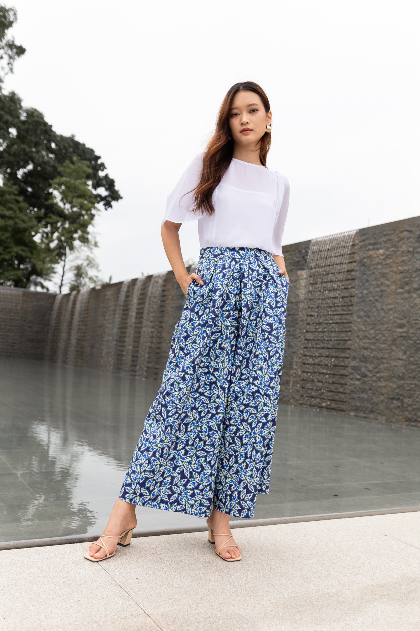 Zoe Palazzo Pants in Bleu