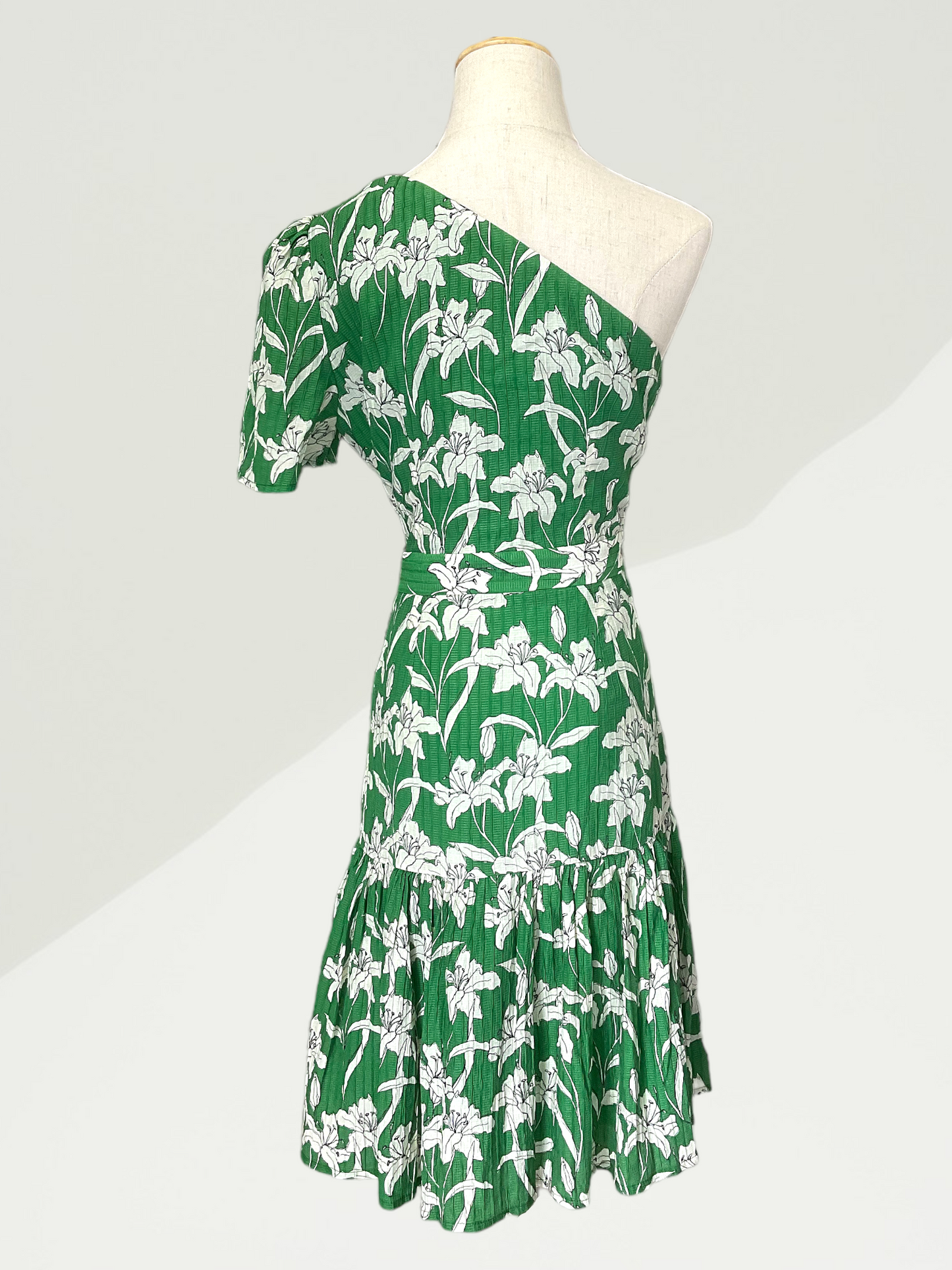Amoi Hallmark Harper Toga Mini in Lilies