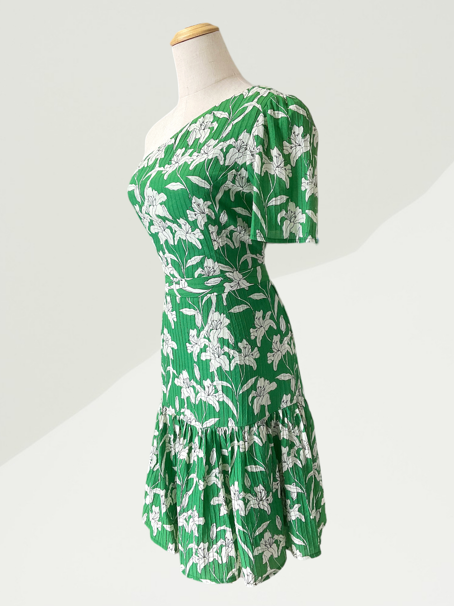 Amoi Hallmark Harper Toga Mini in Lilies